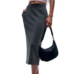 (B36) Lululemon Softstreme HR Midi Skirt, Black, Size 0, NWT